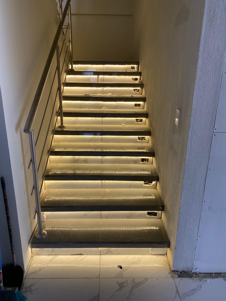 Plaza Comercial - Detalle arquitectónico